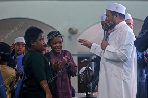 SANTAI AMBANG TAHUN BARU ANAK MUDA
