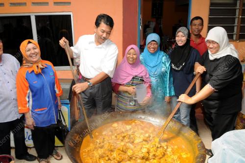 NS06_01022011_MOHAMAD_BANJIR