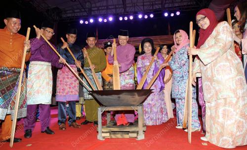 NS06_02082015_TERBUKA_MALAYSIA