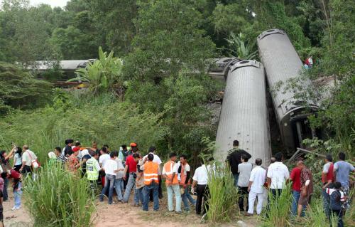 KERETAPI TERGELINCIR