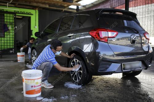 OPERASI PUSAT CUCI KERETA