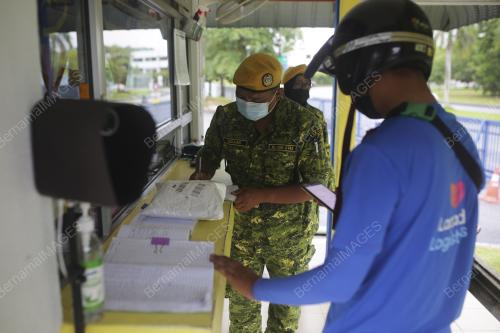 ANGGOTA KESELAMATAN RELA