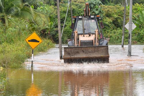BANJIR DI KAMPUNG SEGENTING