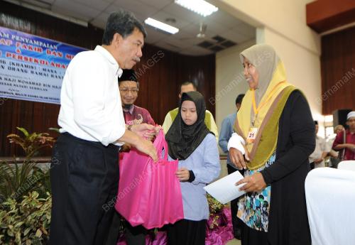 NS06_08122016_MOHAMAD_BANTUAN