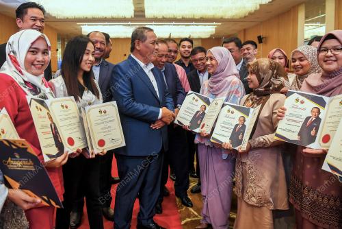 DATUK SERI AMINUDDIN HARUN
