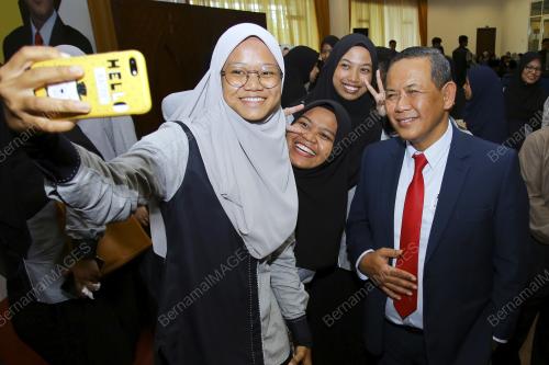 DATUK SERI AMINUDDIN HARUN