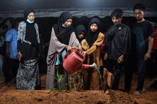 PENGEBUMIAN MANGSA KEMALANGAN