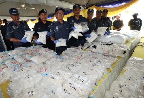 DATUK ZAZULI JOHAN