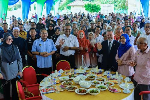 DATUK SERI ISHAM ISHAK