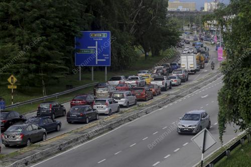 TINJAUAN ALIRAN TRAFIK PLUS DAN ANTARA BANDAR