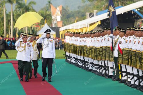 TUANKU MUHRIZ TUANKU MUNAWIR 