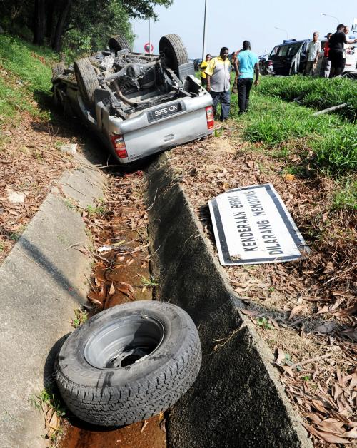 NS06_15102015_KEMALANGAN_MAUT