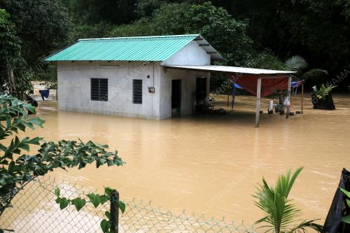 BANJIR KILAT DI JALAN JELEBU, PANTAI