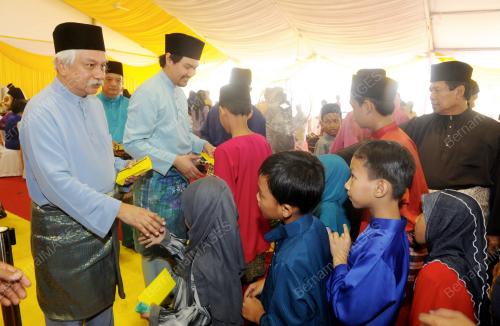 NS06_17072015_TUANKU_MUHRIZ
