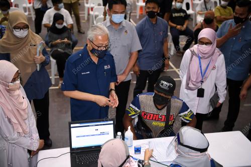 DATUK SERI ISMAIL SABRI YAAKOB