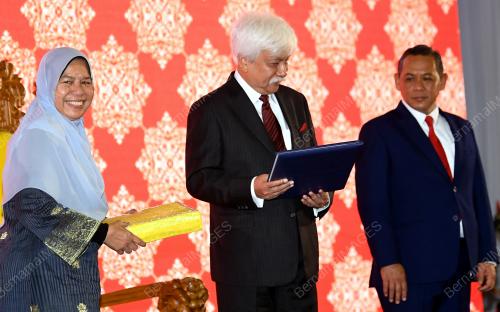 TUANKU MUHRIZ TUANKU MUNAWIR