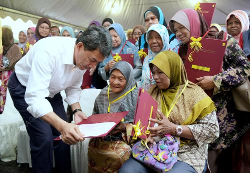 NS06_24012017_MOHAMAD_HAKMILIK