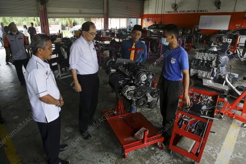 HARI PERTAMA PERSEKOLAHAN PASCA PKP