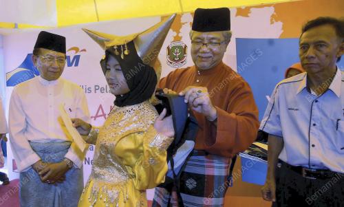DR RAIS YATIM