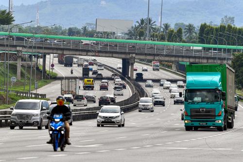ALIRAN TRAFIK DI LEBUHRAYA UTARA-SELATAN
