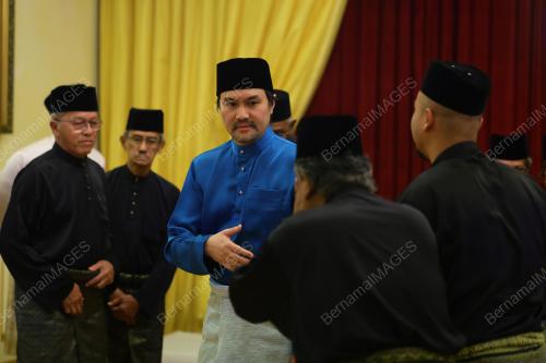 TUNKU ALI REDHAUDDIN TUANKU MUHRIZ