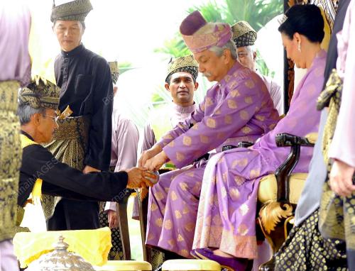 TUANKU MUHRIZ IBNI ALMARHUM TUANKU MUNAWIR