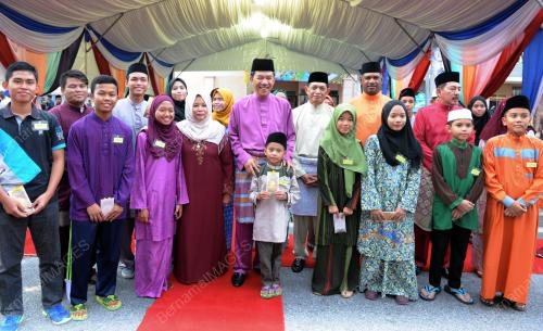 NS06_28062016_MOHAMAD_POLIS