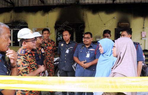 NS06_28092017_ASRAMA_TERBAKAR