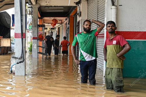 BENCANA BANJIR DI LINGGI