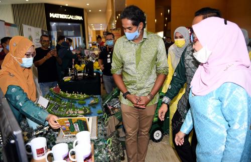 KHAIRY JAMALUDDIN ABU BAKAR