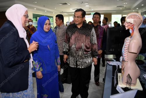 DATUK SERI DR NORAINI AHMAD