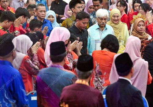 TUANKU MUHRIZ TUANKU MUNAWIR