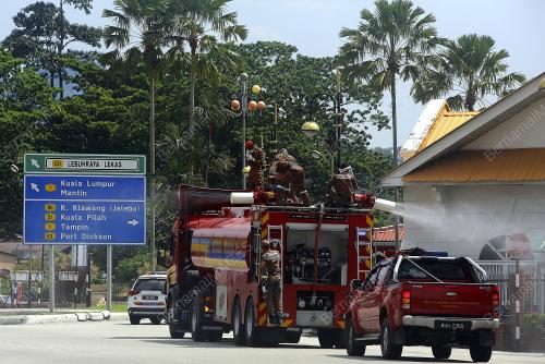 OPERASI SANITASI PASUKAN HAZMAT JABATAN BOMBA DAN PENYELAMAT NS