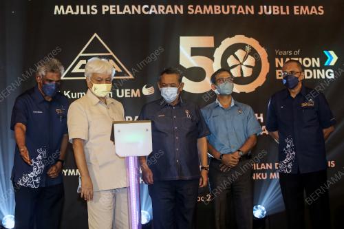 TUANKU MUHRIZ TUANKU MUNAWIR