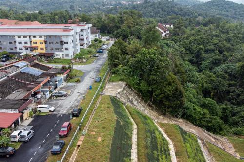 TAMAN BUKIT BERLIAN