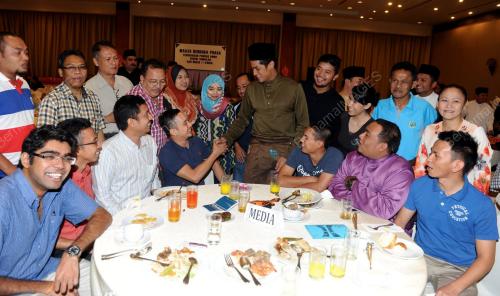 NS07_03082013_KHAIRY_MEDIA