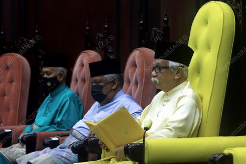 TUANKU MUHRIZ TUANKU MUNAWIR