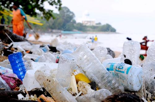 NS07_05062012_PANTAI_SAMPAH