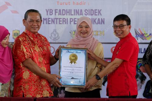 FADHLINA SIDEK