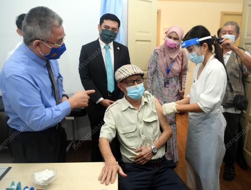 DATUK SERI DR ADHAM BABA