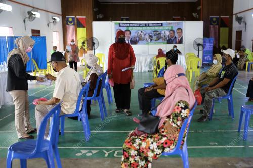 PUSAT PEMBERIAN VAKSIN COVID-19 - RISDA