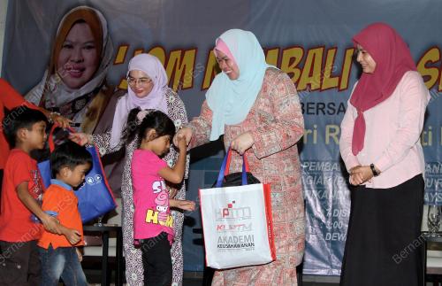 NS07_07122018_RINA_SEKOLAH