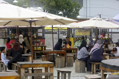 PENGECUALIAN BAYARAN LESEN PERNIAGAAN PENJAJA