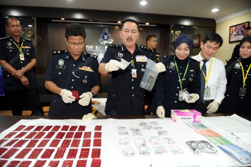 NS07_09032017_POLIS_DADAH