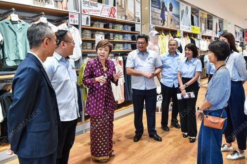 UNIQLO SEREMBAN 2