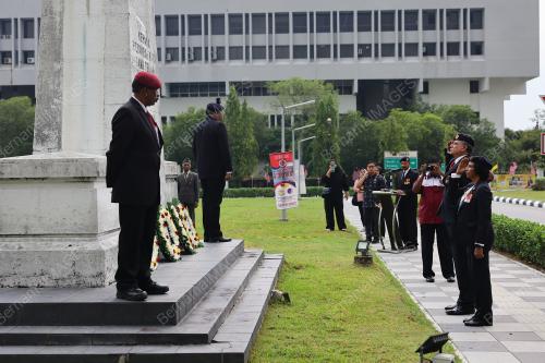 HARI PAHLAWAN