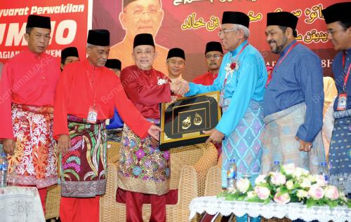 NS07_12082017_UMNO