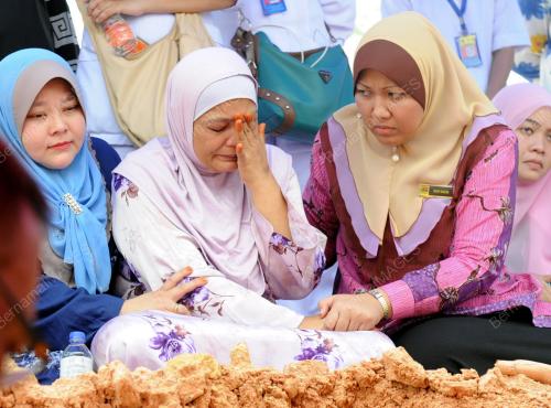 NS07_14102015_FIRDAUS_KEBUMI