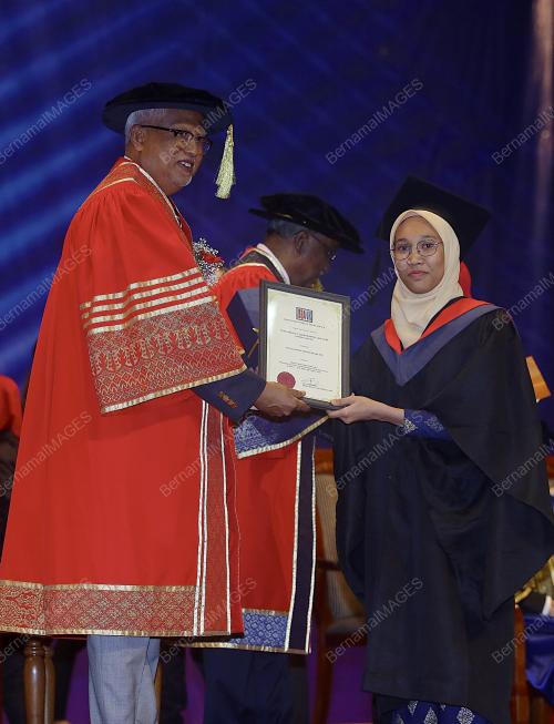 DATUK MAHFUZ OMAR