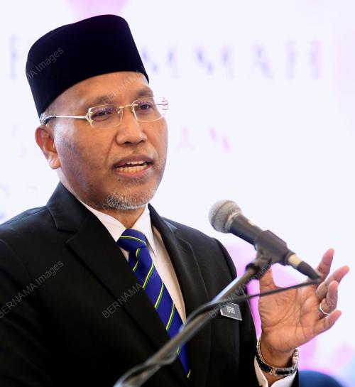 DATUK IDRIS AHMAD